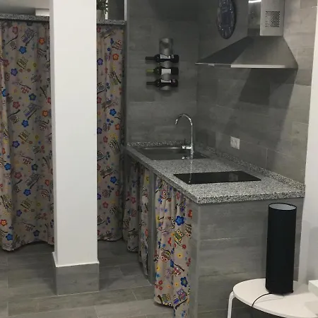 Apartment B, A 3 Minutos De La Estacion De Bus Y Tren *