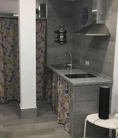 Apartment B, A 3 Minutos De La Estacion De Bus Y Tren Malaga