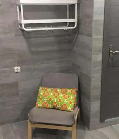 Apartment B, A 3 Minutos De La Estacion De Bus Y Tren *