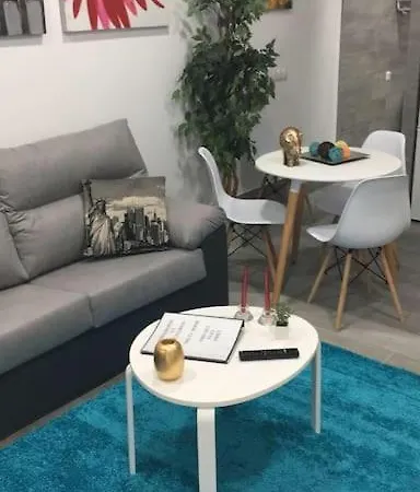 Apartment B, A 3 Minutos De La Estacion De Bus Y Tren