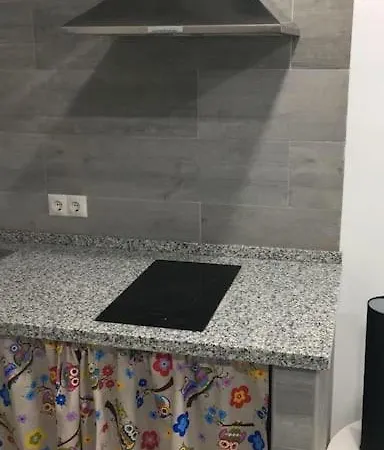 Apartment B, A 3 Minutos De La Estacion De Bus Y Tren